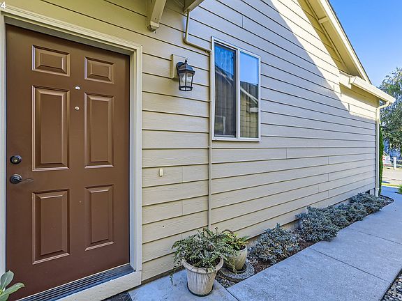 3rd image of 7011 NE 57th St