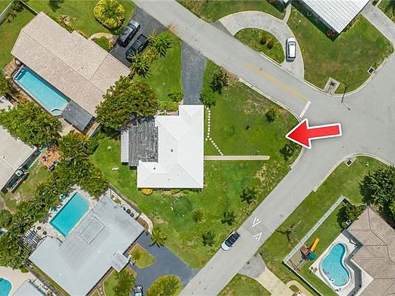 3rd image of 1300 SE 7th Ct