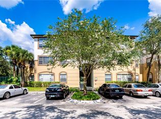 17102 Carrington Park Dr APT 305, Tampa, FL 33647