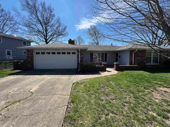 607 W 29th Pl, Lawrence, KS 66046