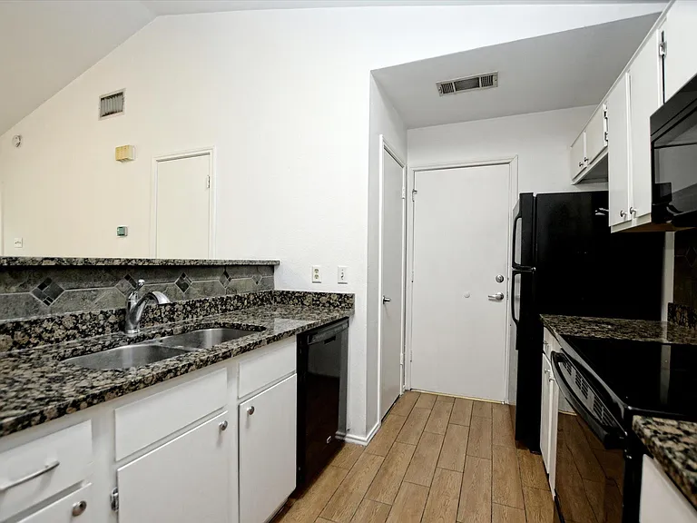 439 Sailmaster St #B — Photo 14