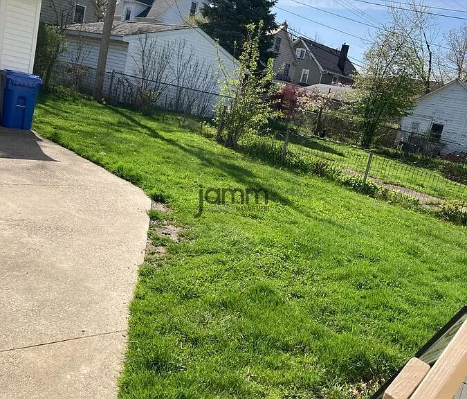 1285 W 105th St #1285 W 105TH ST LOWE — Photo 24