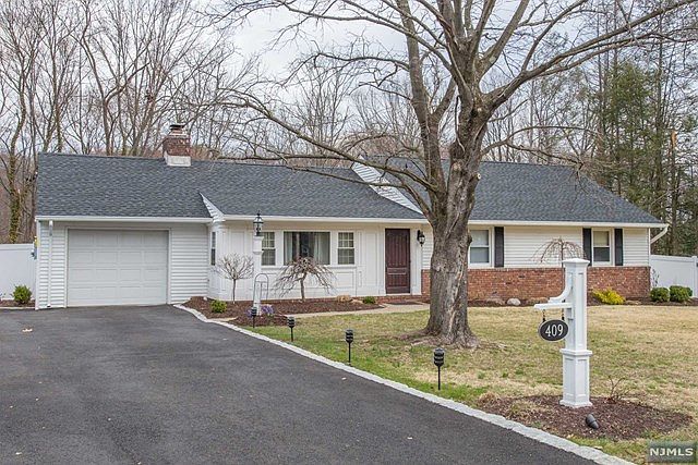 1st image of 409 Obrien Ct