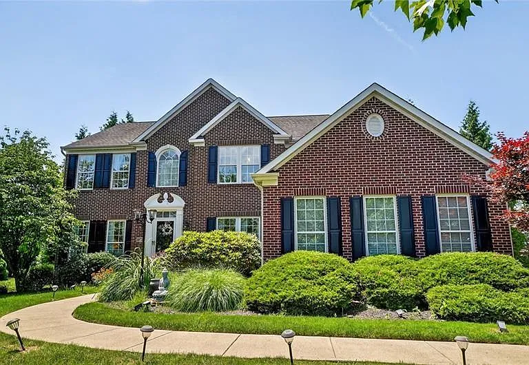 1403 N Shevlin Ct — Photo 1