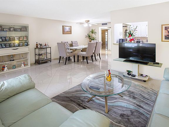 4th image of 1011 Cambridge Cir #A-1011