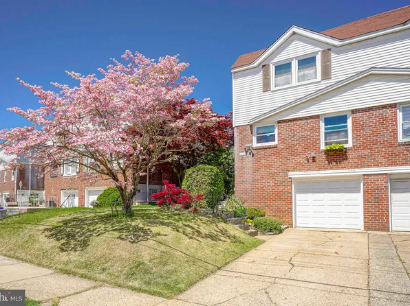 8824 Dewees St, Philadelphia, PA 19152