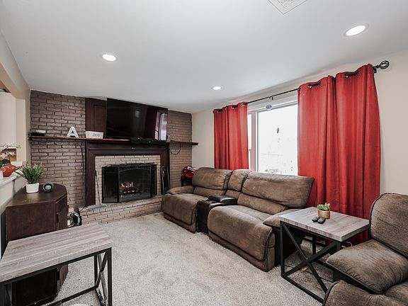 3rd image of 128 N Shore Road