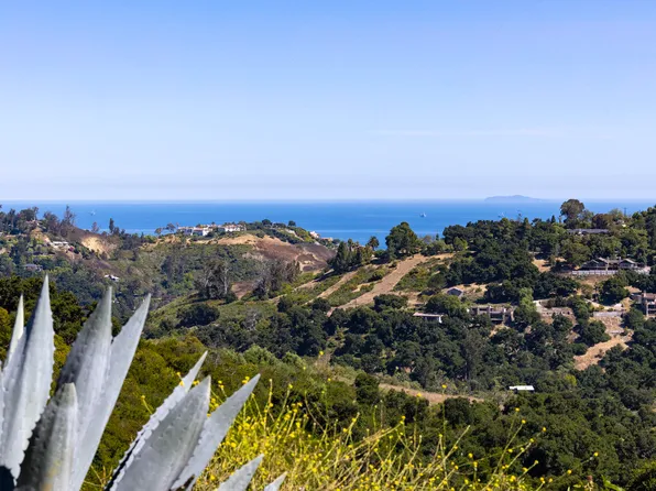 930 W Mountain Dr, Santa Barbara, CA 93103