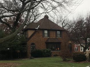 2443 27th St, Moline, IL 61265