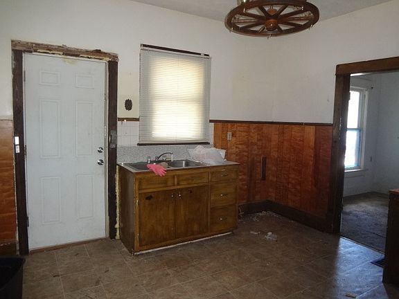 5th image of 433 NE Wilson Ave