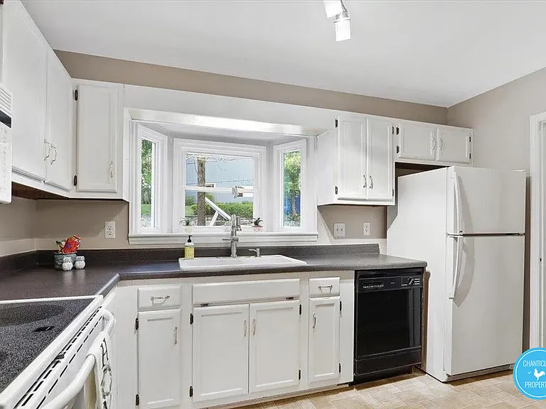 5738 Three Oaks Dr #1 — Photo 5