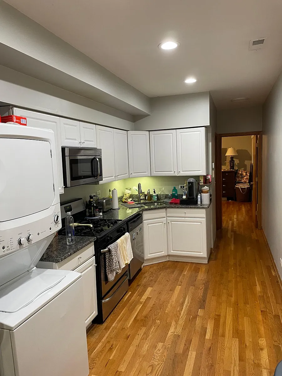 Building Photo - 1444 W Melrose St #2