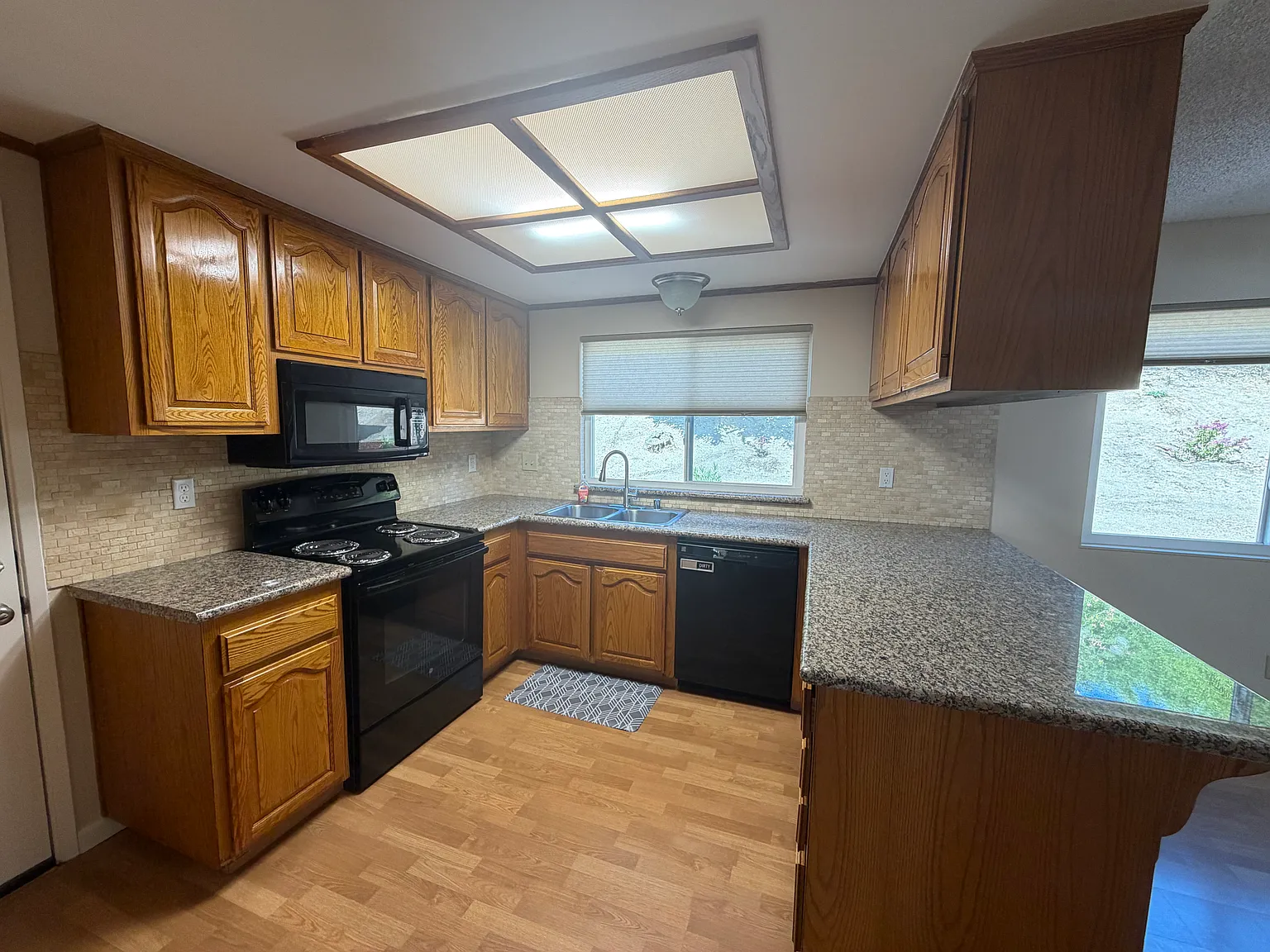 4 bed, 1794 sqft, $3,300 — Photo 3