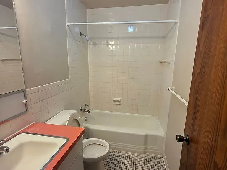College Park — Photo 22