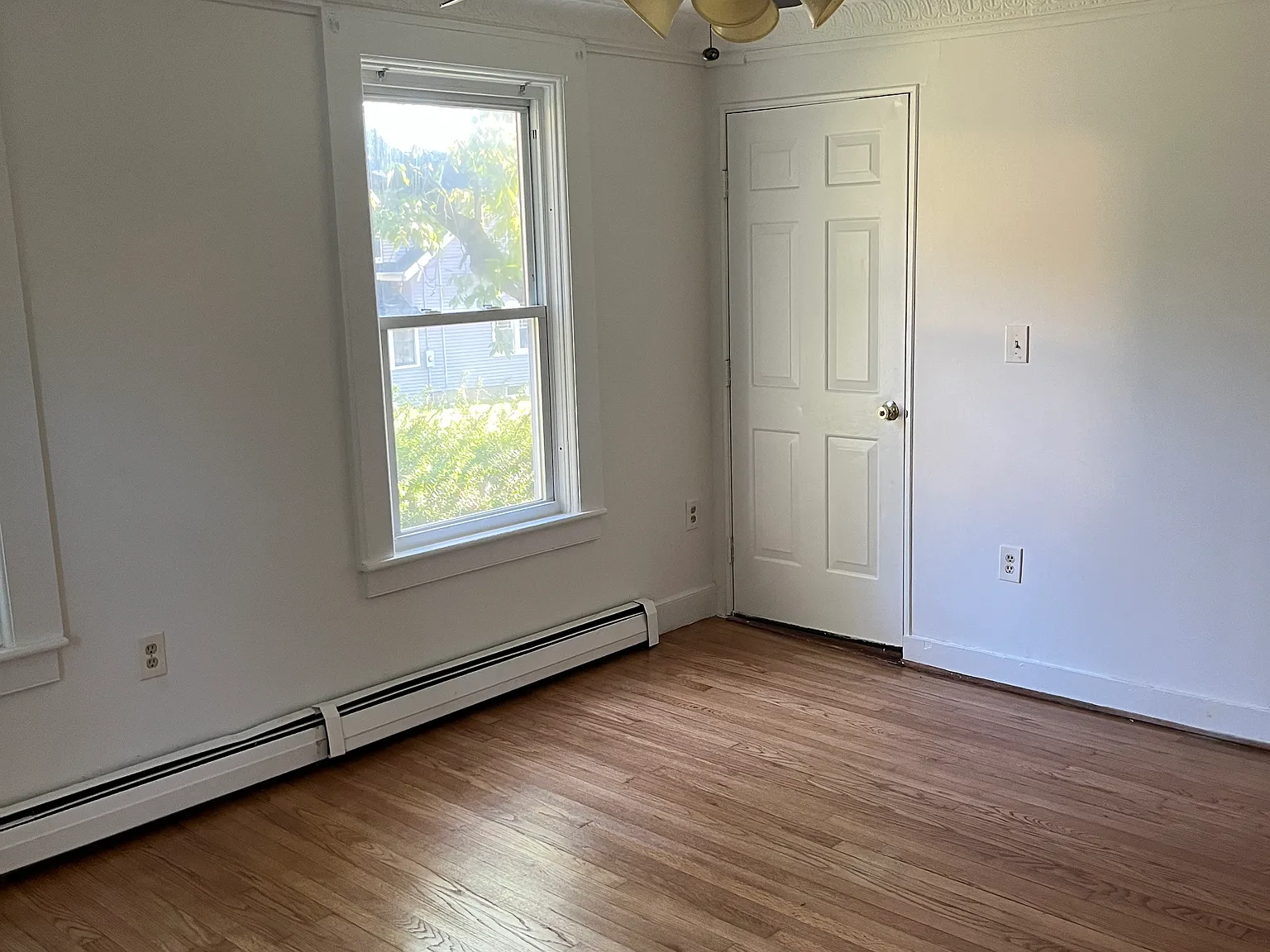 78 Davis Ave — Photo 4