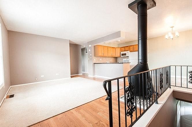 Living room & Kitchen