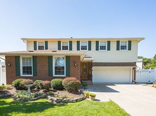 8 Stonebridge Rd, Cherry Hill, NJ 08003