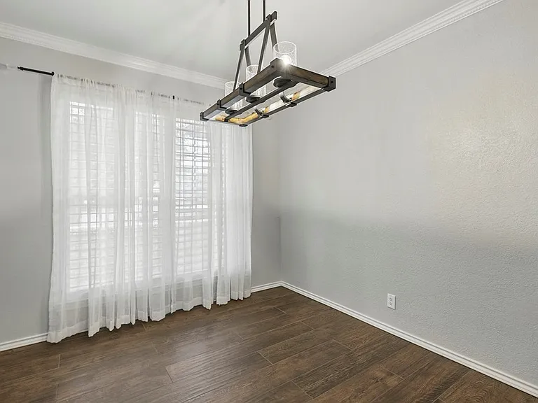 2404 Goddard Ct — Photo 12