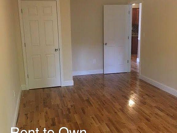 3rd image of 3228 Fenton Ave