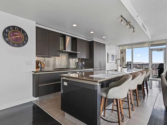 4th image of 433 11th Ave SE #803