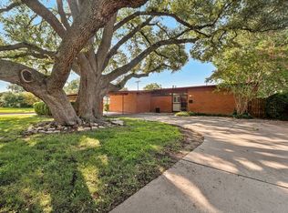 2942 Randy Ln, Farmers Branch, TX 75234