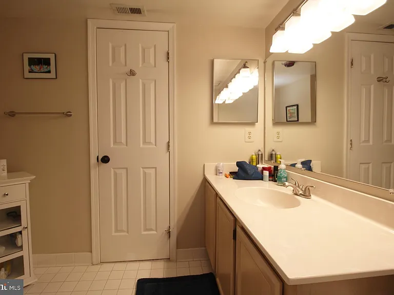 1200 Braddock Pl #312 — Photo 18