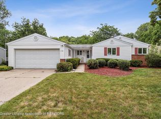 1738 Autumn Ln, Lansing, MI 48912