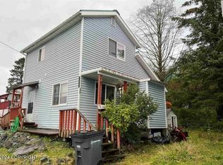 356 Kaagwaantaan St, Sitka, AK 99835