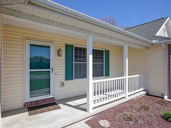 3rd image of 2307 Sterling Ct