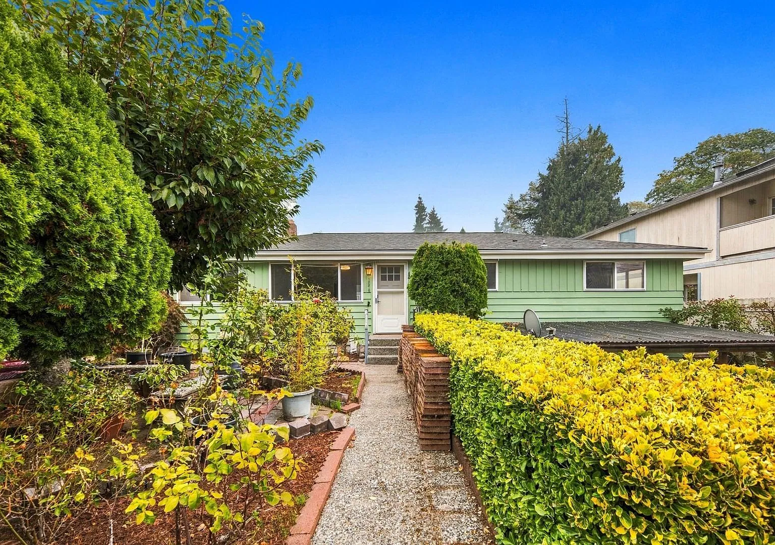 12212 2nd Ave SW, Burien, WA 98146 - Jonathan B — Photo 1