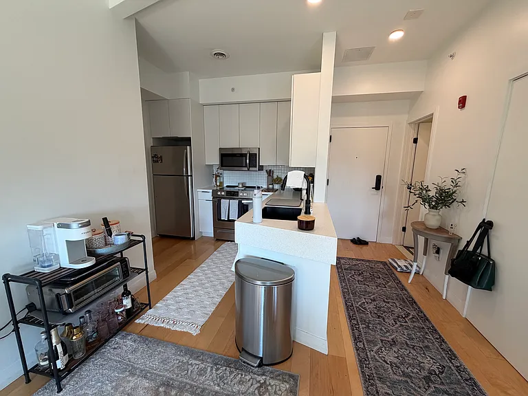 15 Allen St #303 — Photo 4