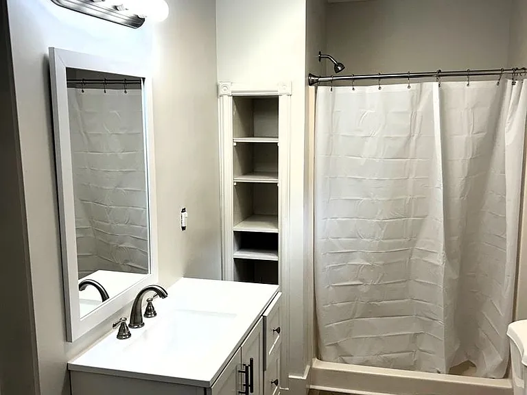 425 E Walnut St — Photo 9