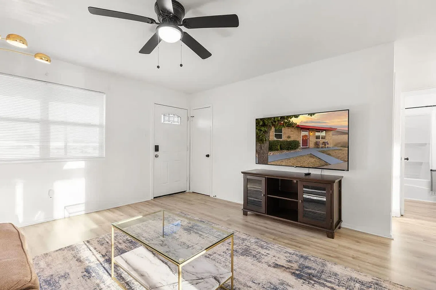 2 bed, 1.0 bath, 850 sqft, $3,046 — Photo 4