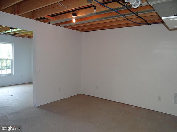 4th image of 400 Larose Dr #400