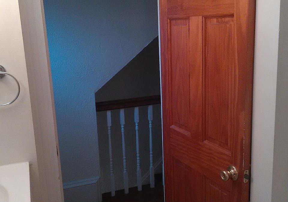 bathroom/Hall