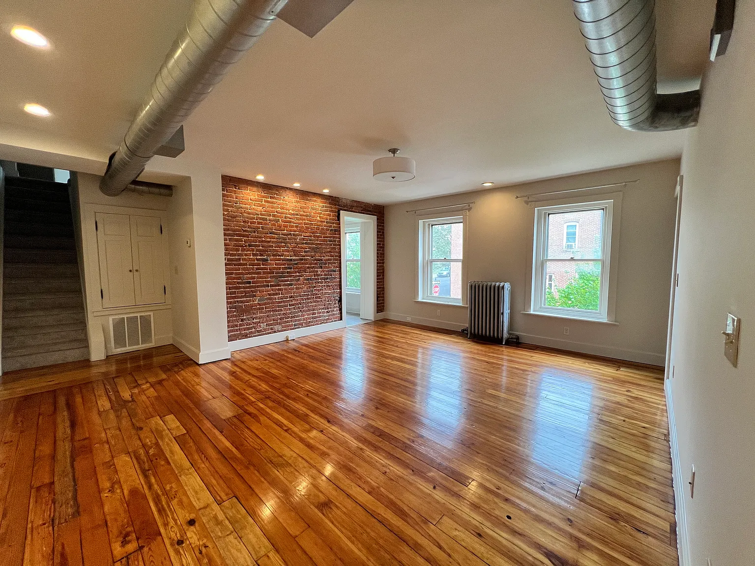 1 bed, 1500 sqft, $1,995 — Photo 2