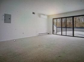 176 Candlewood Dr, South Windsor, CT