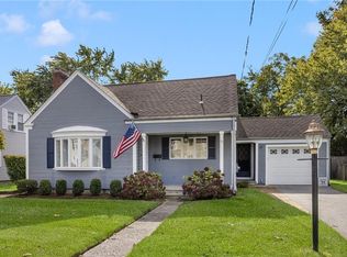 11 Little St, Rumford, RI 02916