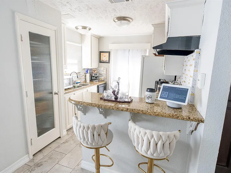 2022 Crosscoach Ln — Photo 8