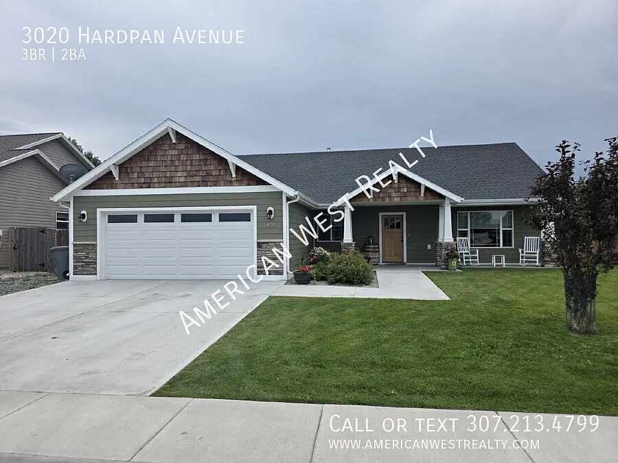 Beautiful 3bed/2bath, single-level — Photo 1