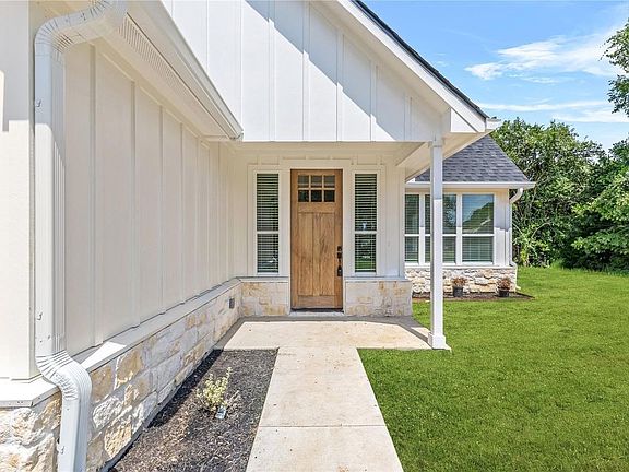 2nd image of 2398 Valley Dr