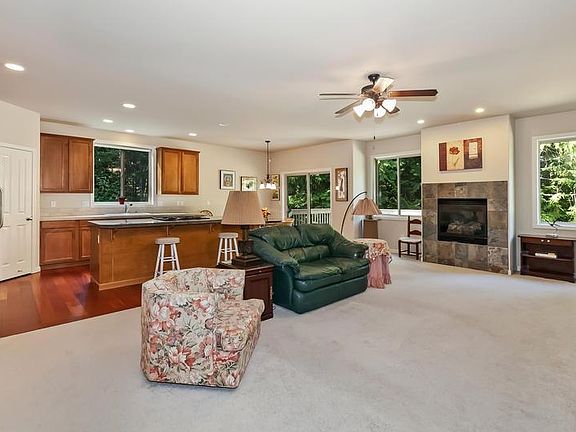4th image of 3815 146th Street Ct NW