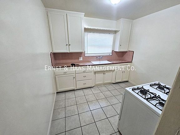 4th image of 1910 Cedar Ave APT 4