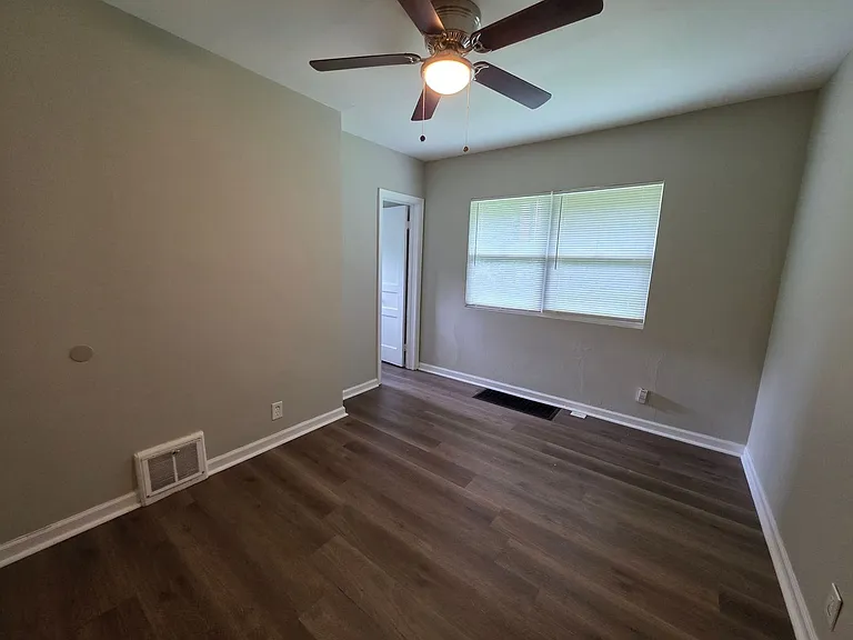3418 NE Winn Rd — Photo 8