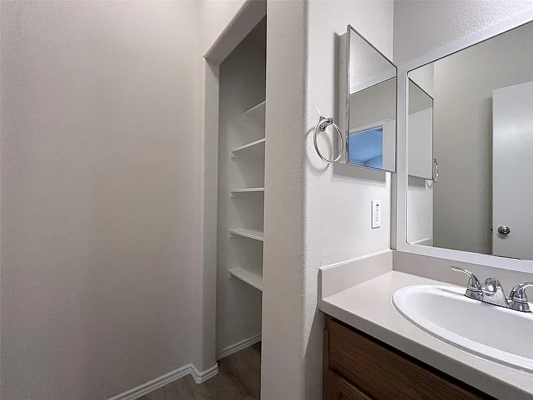 24522 Lakecrest Village Dr — Photo 16