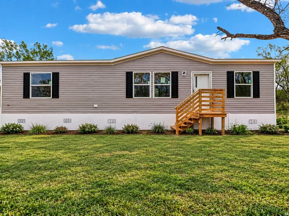 172 COUNTY ROAD 2667, Devine, TX 78016