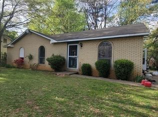 2884 Haddon Dr, Rex, GA 30273