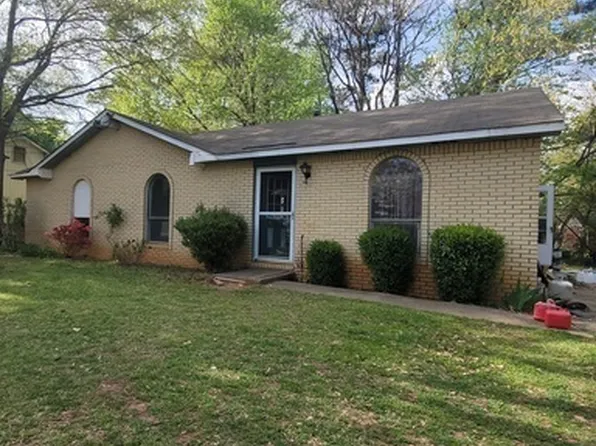 2884 Haddon Dr, Rex, GA 30273