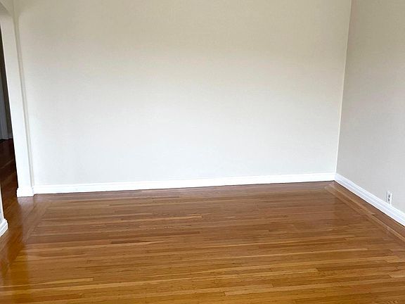 2nd image of 1711 Lake St #6