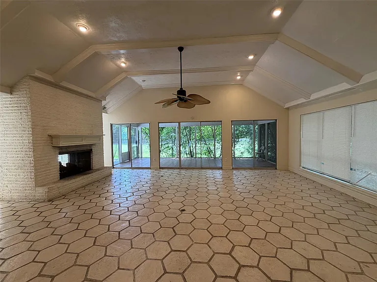 535 Brandon Rd — Photo 4
